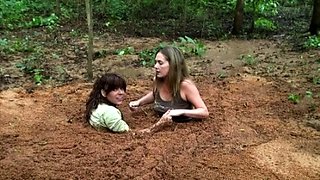 Amateur girls voyeur penetrating in public place