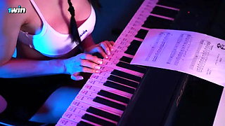 Piano Lessons Turned into Oral Sex