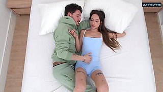Luna Evans Gives a Sloppy Blowjob to Wake Him Up