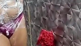 Hot Indian School Girl Viral Mms, School Girl Full Naked Taking a Shower in the Bathroom Homemade Video