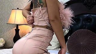 Big boobs milf masturbates with her dildo