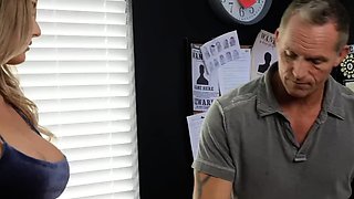 Naughty America - Kayley Gunner fucks detective London at