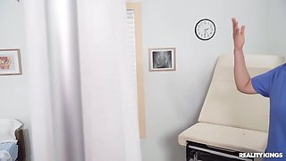 Stepmoms Lick Teens 18+ / - Ryan Reid, Elizabeth Skylar Fucking Around With The Nurse