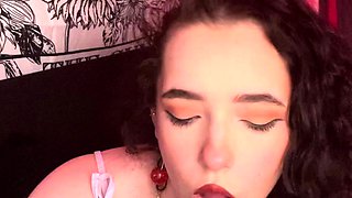 Amateur Foot Fetish Girlfriend Sucks and gives a Footjob