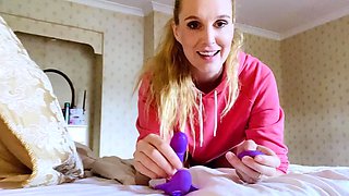 MILF blonde live toys webcam show in shower