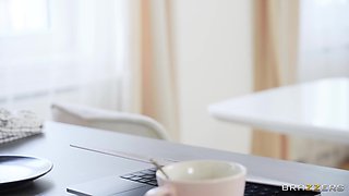 Big Naturals Nurse Gets Kitchen Creeped During Video Conference with a Hospital Doctor: Jordi El Nino Polla, Josephine Jackson