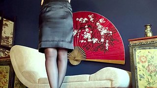 Amateur Latina Milf Masturbates on Cam