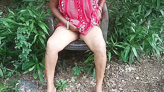 Amazing sexy outdoor romantic hot pee nomita bhabhi