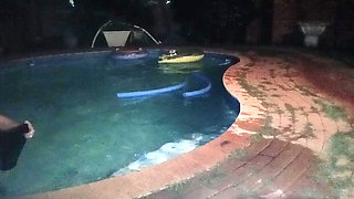 Nieghbours Wife Handjob Finger Fucking in Swimmingpool