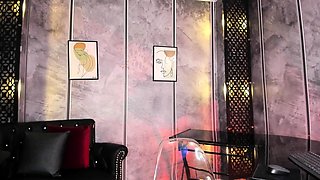Emo Amateur Teen stript vor der Cam