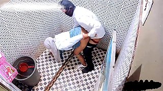 Amateur college girl Clarelia shows off her beautiful body in the shower