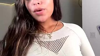 Yam-sized Booty Having Latina Taunt