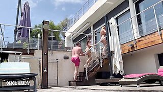 Voluptuous Clea and Tiffany's beach scene
