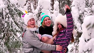 Blonde Redhead Seduction Threesome: Face-Sitting Fingering