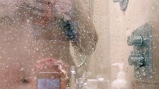 Amateur Latina Milf Masturbates on Cam