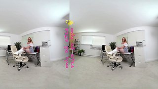 Nerdy amateur british teen babe masturbates