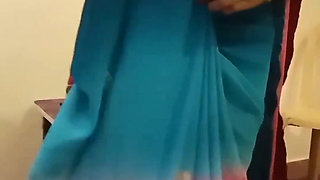 Desi Tamil Cuckold Wife Teases in Pink Bra Saree Navel Show at Hotel! Indianhotwifex