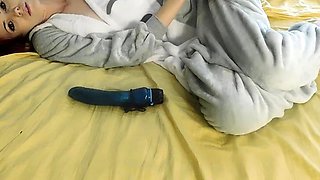 Skinny pierced amateur redhead rough fucking huge toys