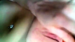 Deutsche Rothaarige Mella kommt in High Heels zum Orgasmus