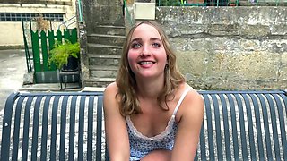 Sya, 33 years old, beautician in Besançon! - Jacquie et Michel TV