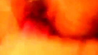 Svensk blondin spelar med dildo