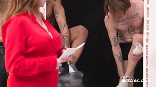 German Amateur Casting Part 3: Tinder FFM Threesome with Blue Hair Girl & Glasses - Blowjob, Foot Fetish & Leg Shaking Orgasm