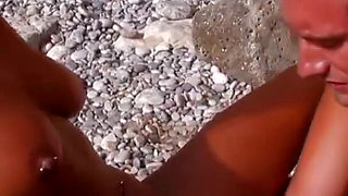 Latina babe gets fucked outdoors