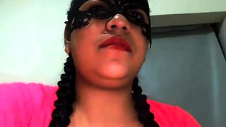 Preggo hoe amateur finger fucks herself in hot fetish solo