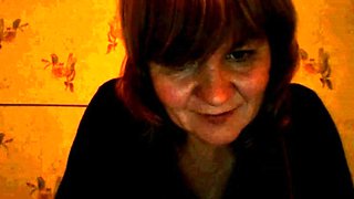 Mature Russian Amateur Irina Shows Off on Webcam