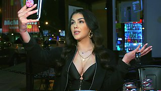 Brunette Valentina devours massive BBC in wild flip-flop