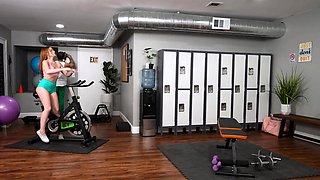 TeamSkeet-Petite Gym Girl Earns Herself a Free Membership...