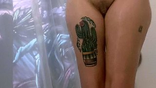 Solo blonde chick using cucumber to masturbate