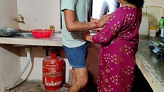 Desi Aunty Hardcore Kitchen Sex with Hindi Audio - Annuakhil Rough Fucking