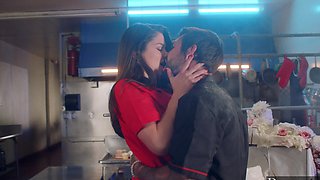 Dirty kitchen fantasies: Alyx Star & Lucky Fate go wild