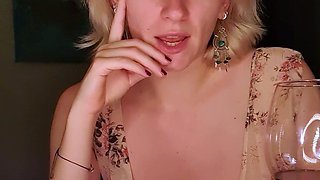 Amateur Webcam Cute Teen Plays Solo with Big Dildo