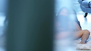 Posh bimbo sucks veiny cock adult movie