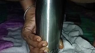 Bhabhi Ne pura botal chut me dal diya