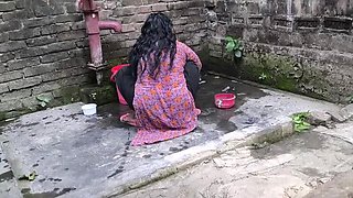 Desi Aunty Naked Bath Surprise - Hardcore Ass Fucking in Shower