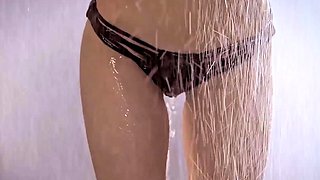 Totally sultry teen drops of her bikini