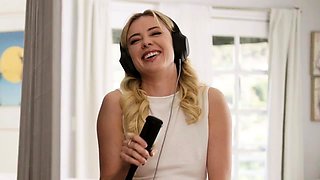 Amateur blonde for amazing hardcore