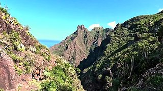 Reality girlnextdoor sucks cock in public outdoors for cash