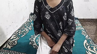 Soyi hui step sister ko nanga kar ke jabar dasti pela