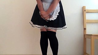 Cosplay Japanese Maid Pees in HD Homemade Video