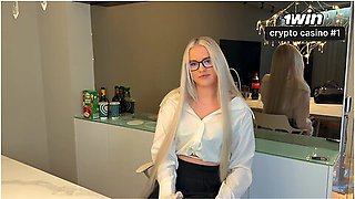 A Classmate Came To Brush Up On Her Physics. The Theory Of Gravity In Practice!!!